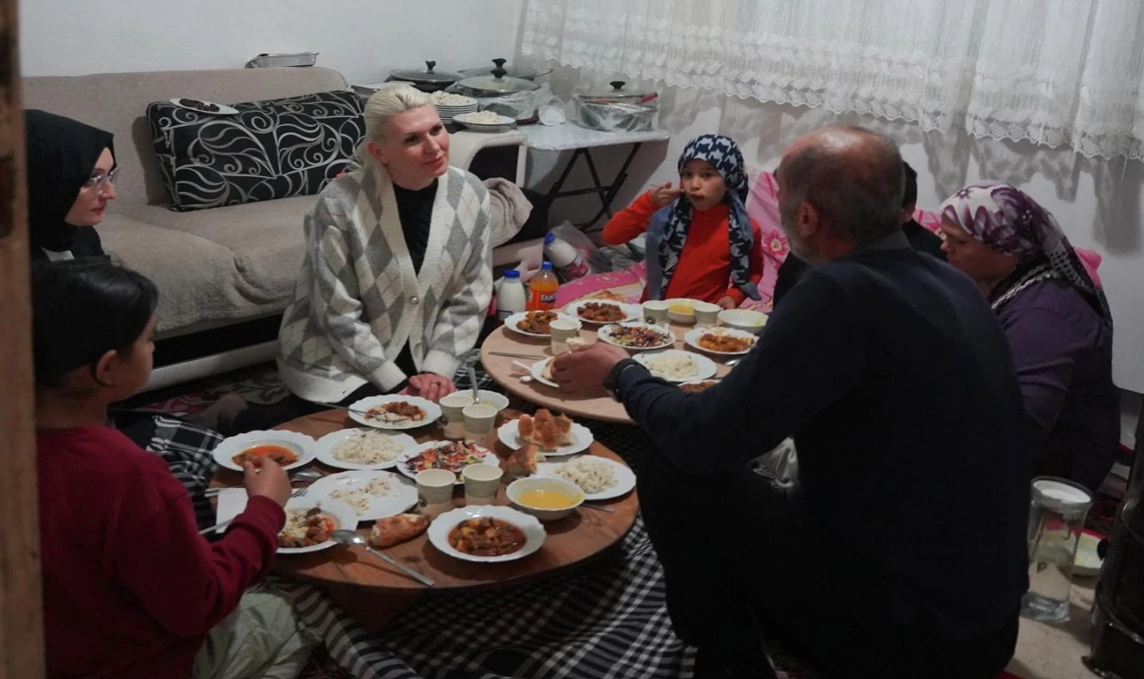 Bilecik’te Başkan Subaşı, Demircan ailesinin sofrasında oruç açtı