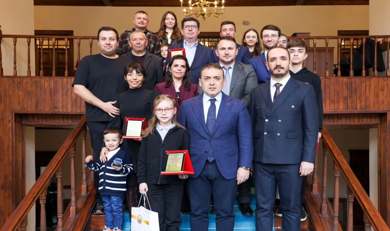 Bilecik’te ’yılın okurları’ ödüllerine kavuştu