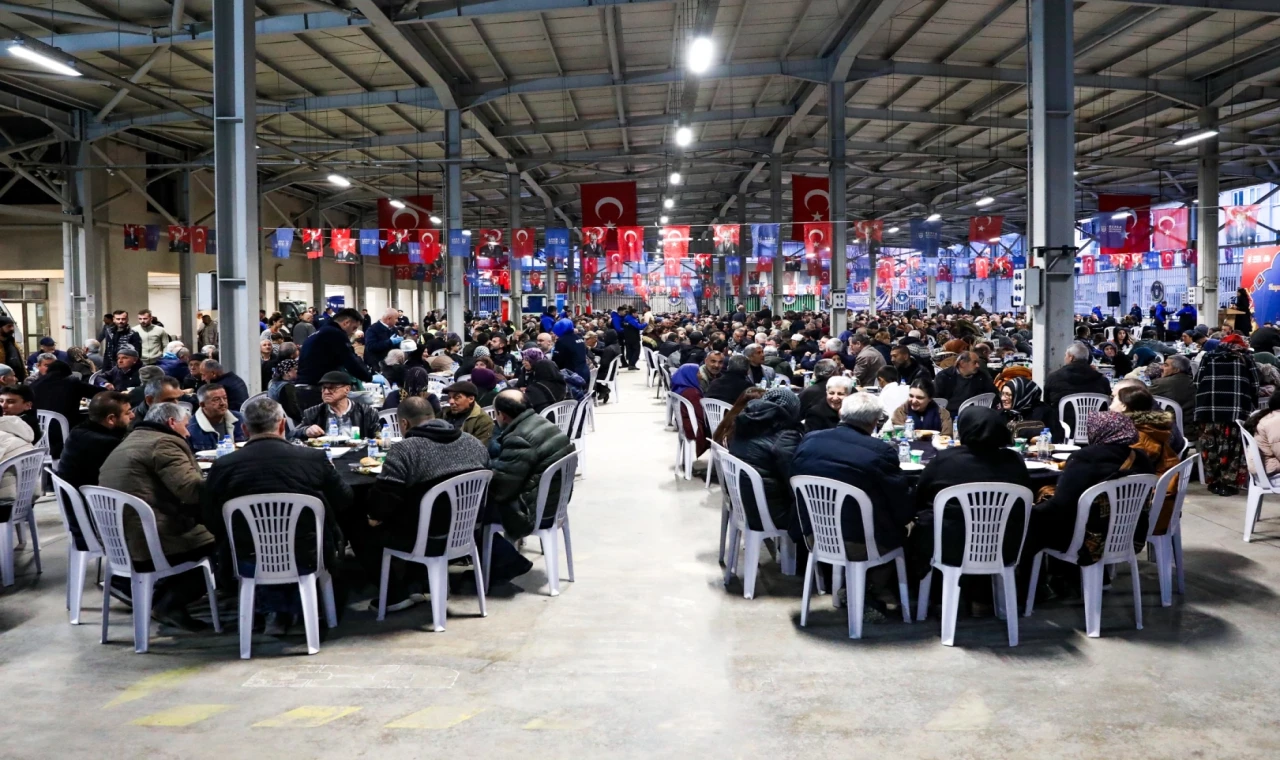 Bursa Büyükşehir’in kardeşlik sofrası Yenişehir’de kuruldu