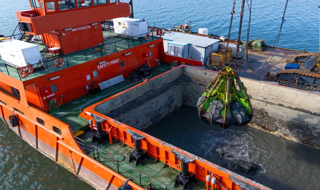 İzmir Körfezi’nden 1 milyon ton çamur çıkarıldı