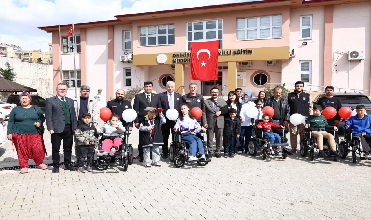 Kahramanmaraş’ta hayırsever polis memurundan özel öğrencilere anlamlı destek