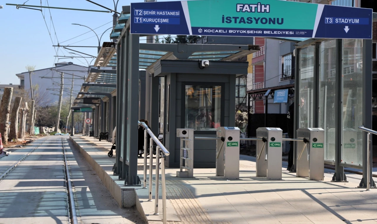 Kocaeli’de Alikahya istikametinde 6 durağın tabelası asıldı