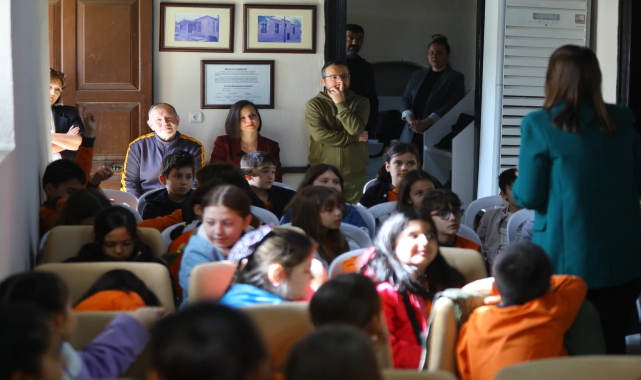 Kocaeli’de ’Masal Çarşambaları’ çocukların hayal dünyasını aydınlatıyor