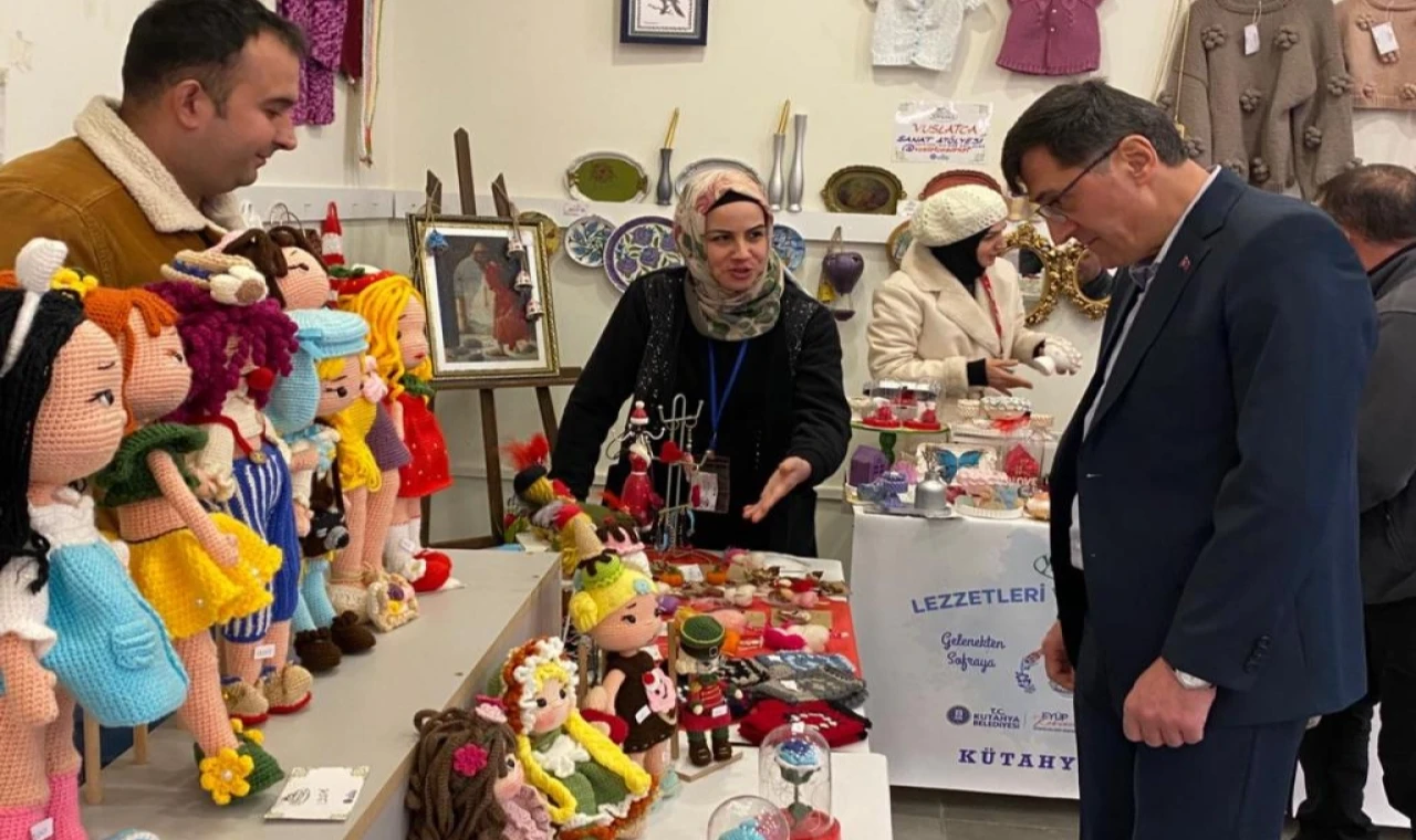 Kütahya’da yöresel stantlara Başkan Kahveci’den ziyaret