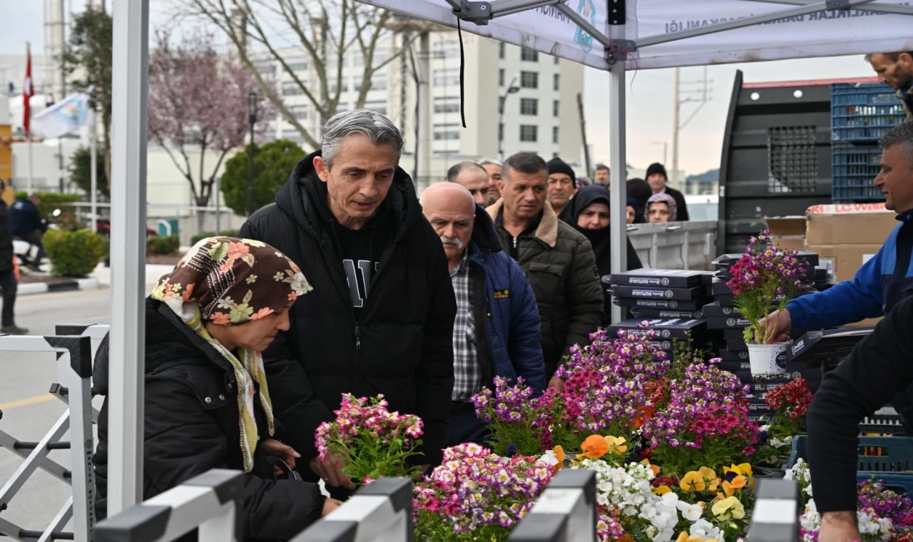 Manisa Büyükşehir’den mezarlık ziyaretleri