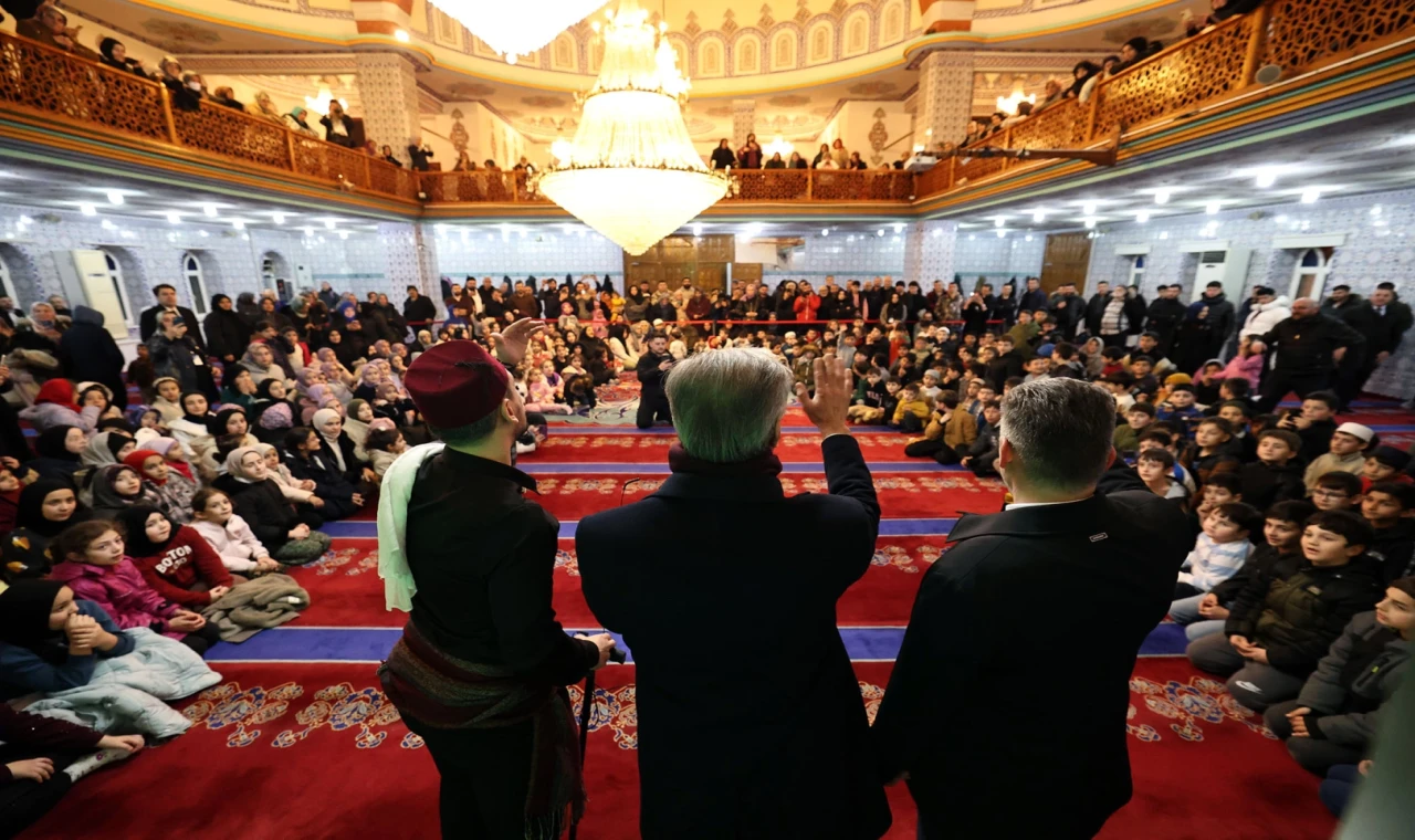 Sakarya’da 16 ilçede 6 bin çocuğa bayram sevinci