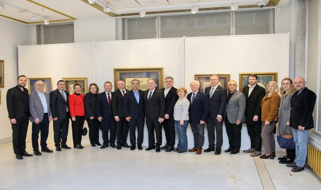 ‘Zer-i Nab’ tezhip sergisi Bursa’da ziyarete açıldı