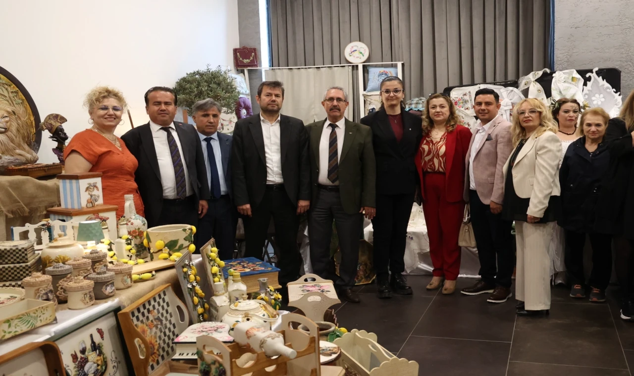 Antalya’da Uncalı ATASEM yılsonu sergisi açıldı