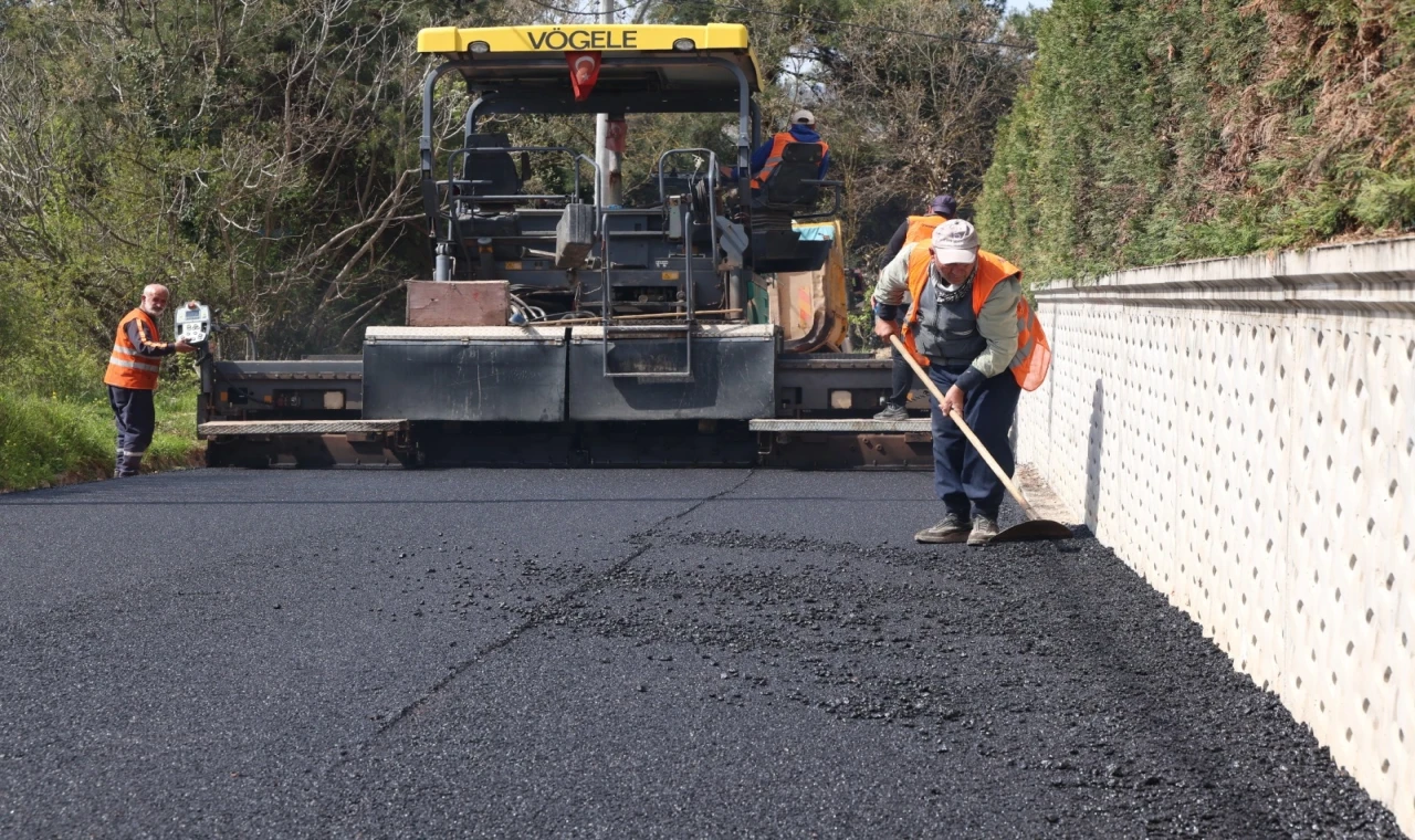 Bursa Osmangazi’de ulaşım konforu için yol seferberliği