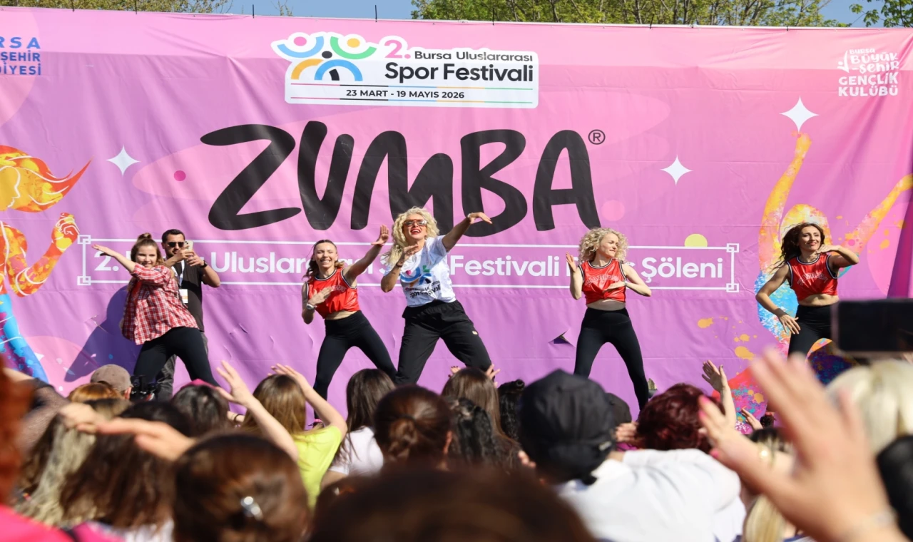 Bursa’da Dünya Dans Günü’ne zumbalı kutlama