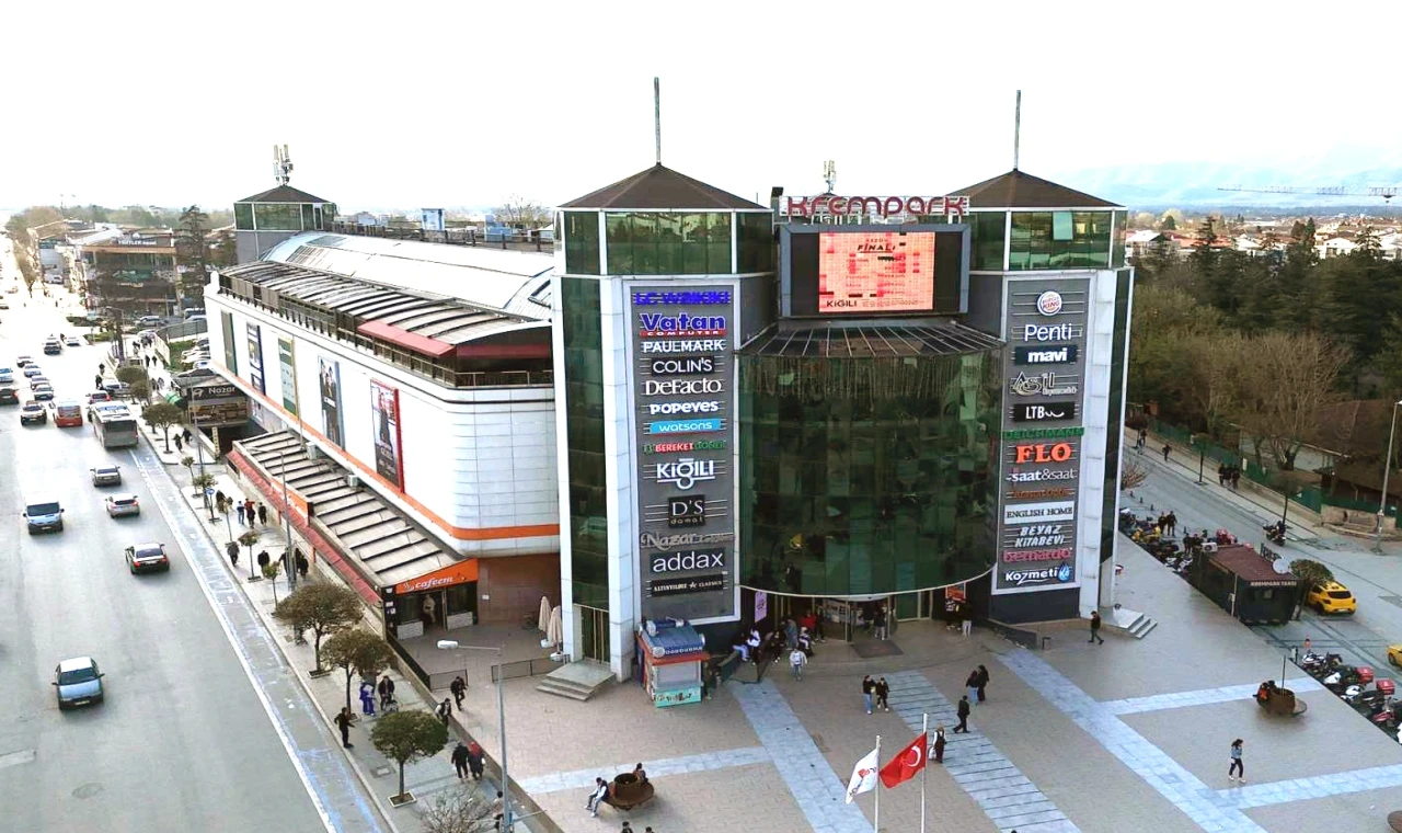 Düzce’de Krempark AVM’ye mühür!