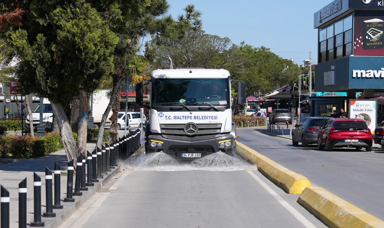 İstanbul Maltepe’de mahallelerde bahar temizliği sürüyor