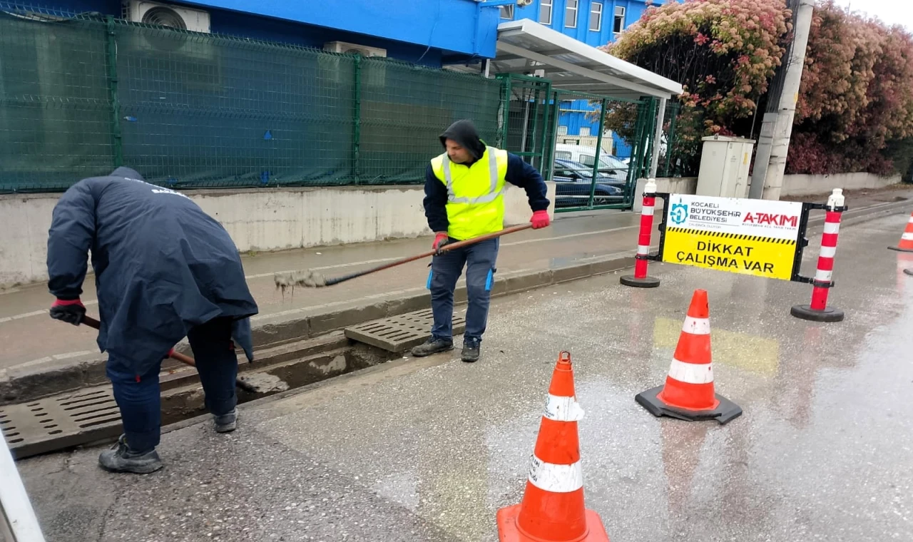 Kocaeli’de mazgallar tek tek temizleniyor