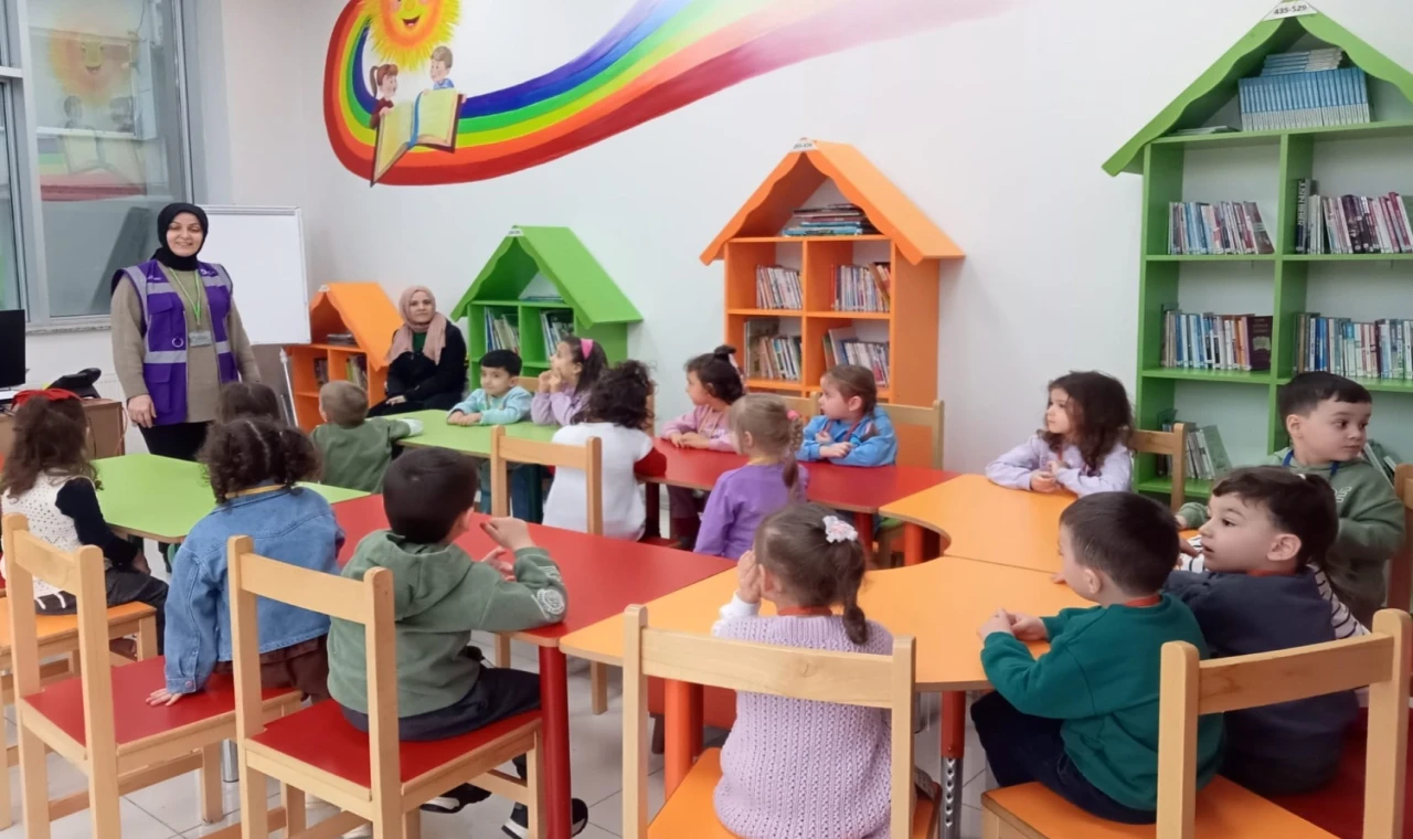 Koceli’de İZGİM Çocuk Kütüphanesi, öğrencileri ağırladı