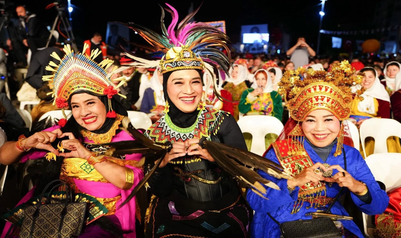 Manisa’da mesir coşkusu sokaklara taştı