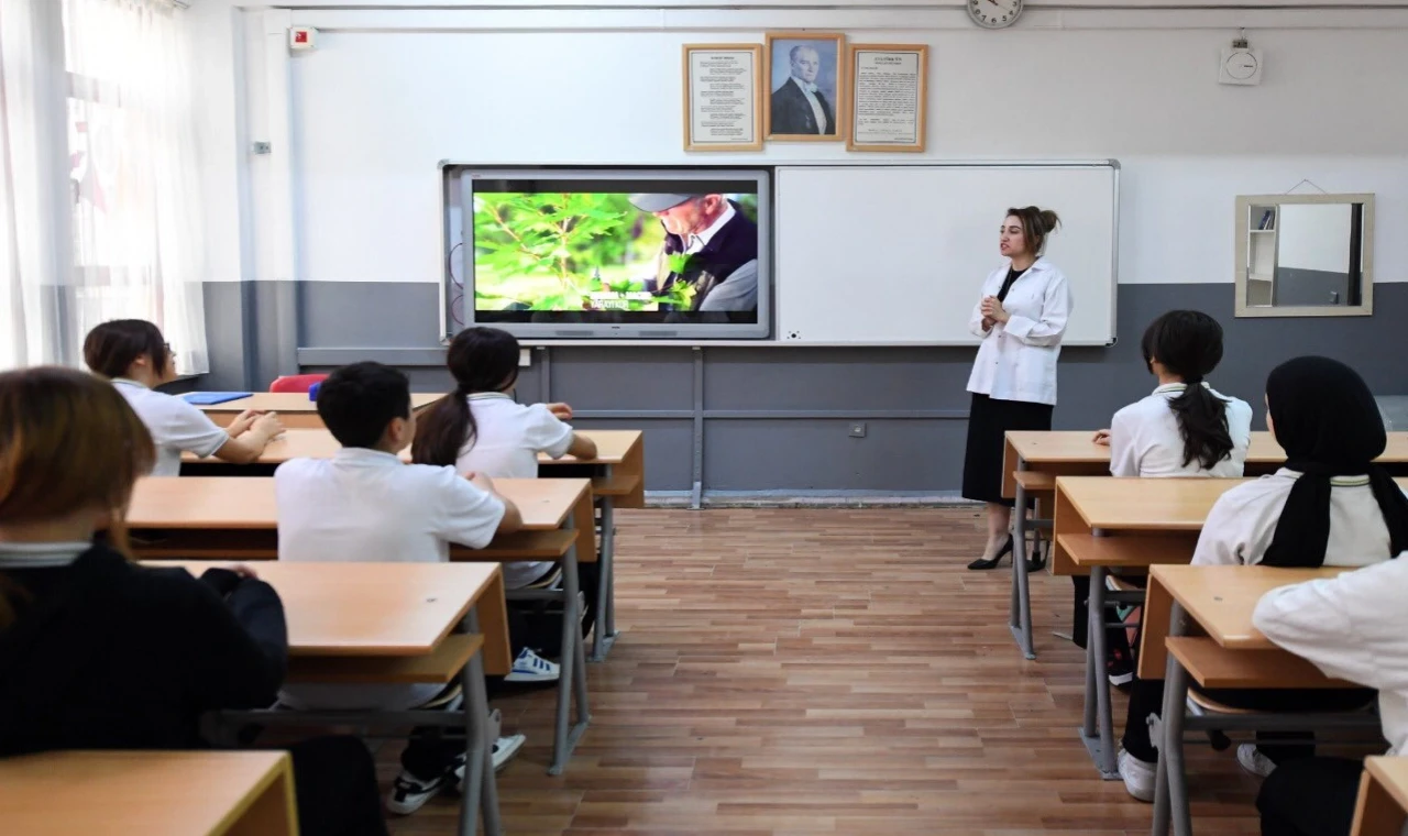 Öğretmenlerin yer değiştirme başvuruları 4-6 Mayıs’ta