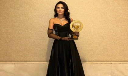 Cansenem Kaplan güzelliğiyle dikkat çekti