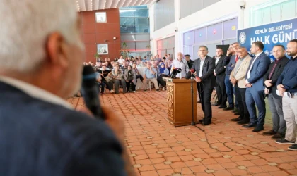 Gemlik Belediye Başkanı Halk Günü'nde Vatandaşlarla Buluştu