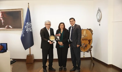 Belediye-İş Sendikası Genel Başkanı Nihat Yurdakul Aydın Büyükşehir Belediye Başkanı Özlem Çerçioğlu’na nezaket ziyaretinde bulundu