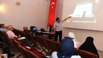 Bursa Osmangazi’de fotoğraf tutkunları ’Mobil Fotoğrafçılık’ öğreniyor