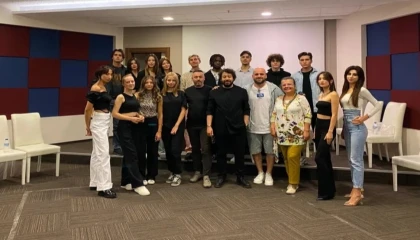 Osman Akar Ajans’tan Bursa’da Temel Modellik ve Fotomodellik Workshop Eğitimi