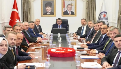 Trabzon’da eğitime Bakan Tekin’den yakın mercek