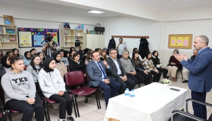 Başkan Çiftçi ’Kariyer Günleri’nde gençlerle buluştu