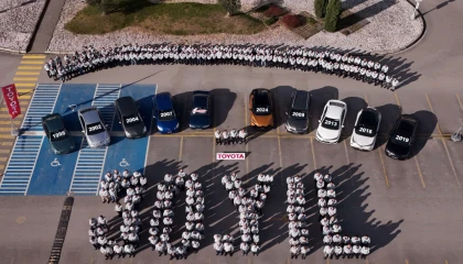 30 yılda 3 milyon 700 bin adet otomobil üretti