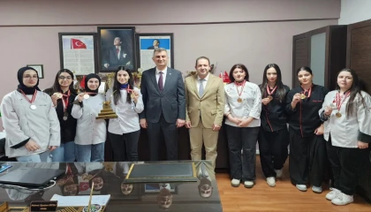 Lise öğrencilerinden büyük başarı