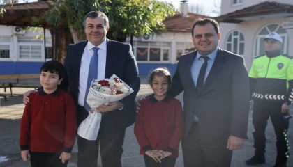 Muğla Dalaman’da ilçe protokolü karne sevincine ortak oldu