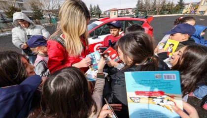 TOSF 30 şehire daha ulaşarak ’Velinin karnesi nasıl’ diye soracak