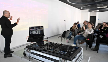 Antalya Muratpaşa’dan DJ Atölyesi