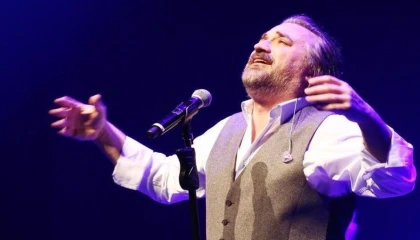 Sahnede fenalaşan Volkan Konak hayatını kaybetti