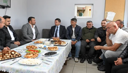 Başkan Aydın taksici esnafı ile kahvaltı yaptı