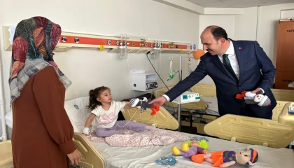 Konya’da Başka Altay’dan hasta ziyareti