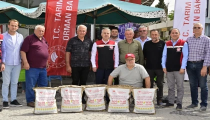 İzmir’de ayçiçeği üreticilerine yerli tohum desteği