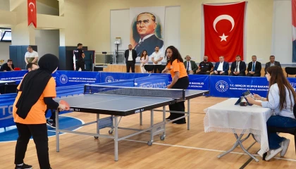 Mardin Midyat’ta masa tenisinde ödüller sahibini buldu