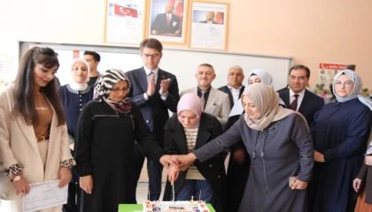 Van’da ’Ebeveyn Okulu’nda mezuniyet sevinci