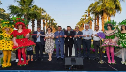 1. İzmir Balkon ve Bahçe Bitkileri Festivali başladı