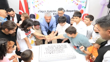 Ankara Keçiören’de engelli çocuklara karne hediyesi