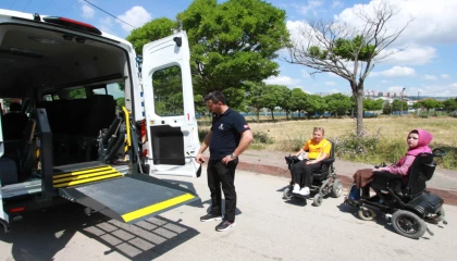 Bir rampa, iki hayat; “Engelsiz Taksi” umut oluyor