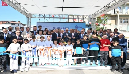 Bursa Yıldırım’da 7’den 70’e spor ve kültür merkezi açıldı