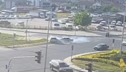 Düzce’de ışıklı kavşakta kaza