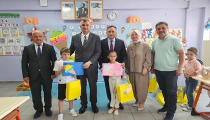 Gölcük’te öğrencilerin karne heyecanı
