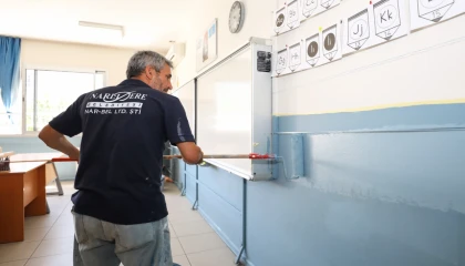 İzmir Narlıdere’de belediyeden okullara bakım desteği
