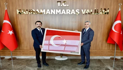 Kahramanmaraş’ta Şahbazlı’dan Vali Ünlüer’e anlamlı hediye
