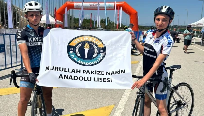 Kayseri’nin gururlandıran lise... Bisiklet ve voleybolda parladı