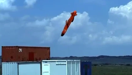 Milli seyir füzesi SOM, yerli turbojet motorla hedefi tam isabet vurdu