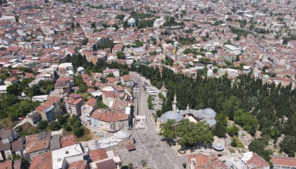 Yeşil’den Emirsultan’a tarihi yolculuk başlıyor