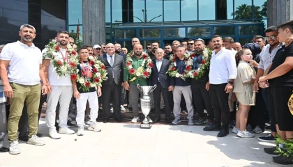 Antalya Kumluca’nın gururları törenle karşılandı